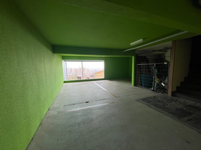 物件外観写真6　(駐車場)