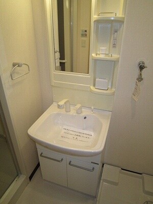 物件内観写真8　(洗面)