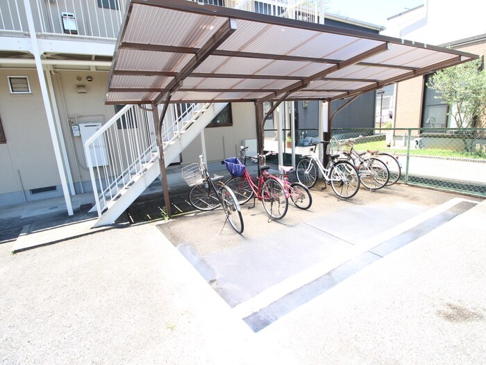 物件外観写真6　(駐輪場)