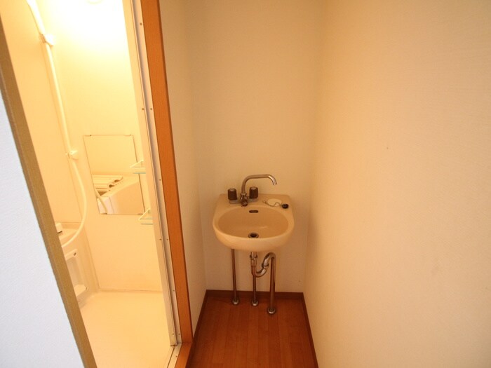 物件内観写真9　(洗面)