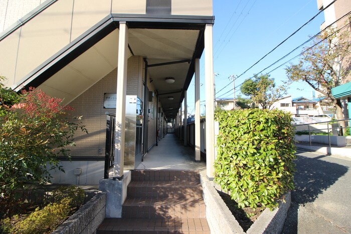 物件外観写真5　(エントランス部分)