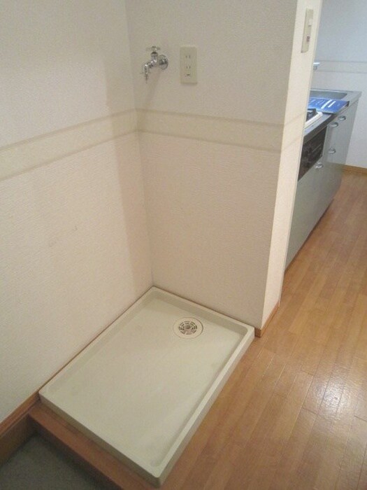 物件内観写真14　(洗濯機置場)