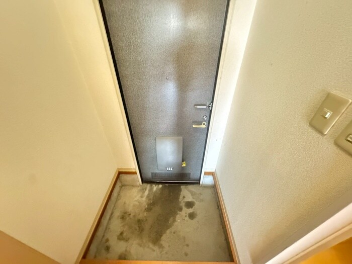 物件内観写真13　(玄関)