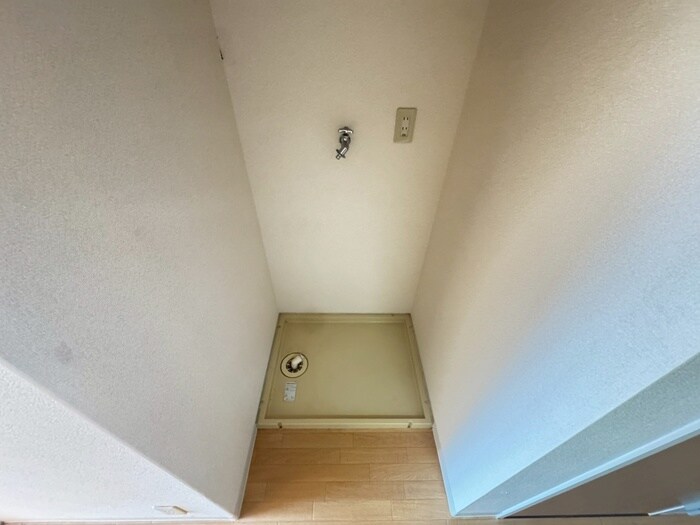 物件内観写真17　(洗濯機置場)