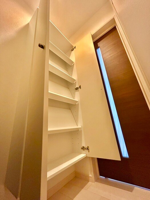 物件内観写真14　(靴箱)