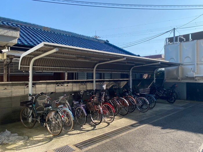 物件外観写真5　(駐輪場)
