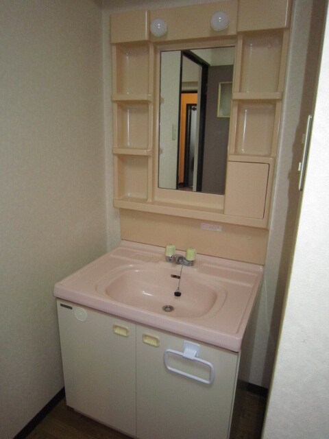 物件内観写真11　(洗面)