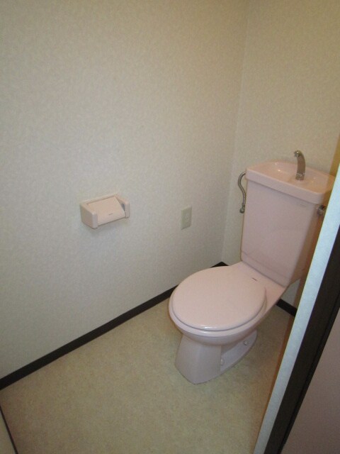 物件内観写真14　(トイレ)