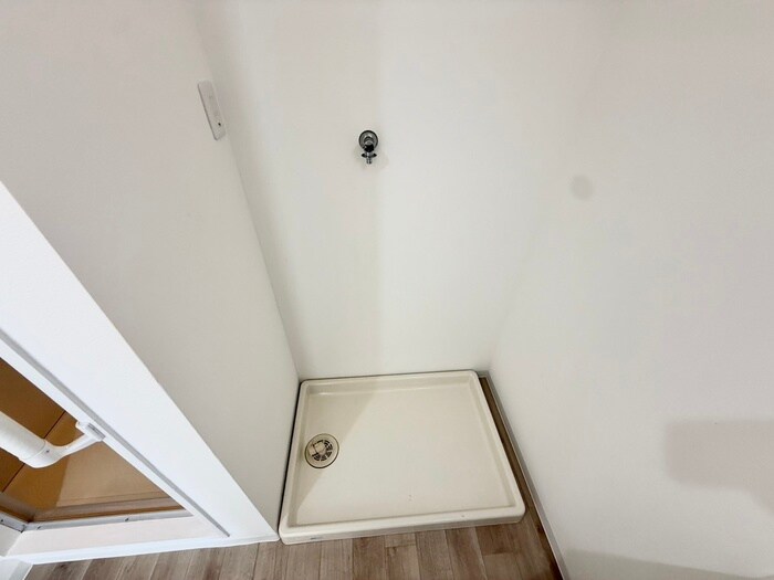 物件内観写真15　(洗濯機置場)