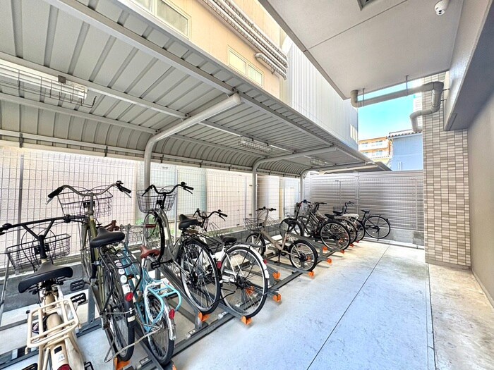 物件外観写真5　(駐輪場)