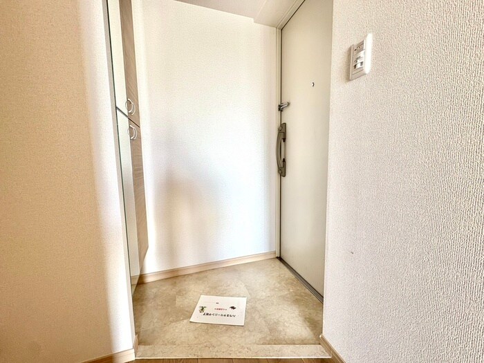 物件内観写真17　(玄関)
