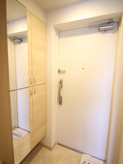 物件内観写真21　(玄関)