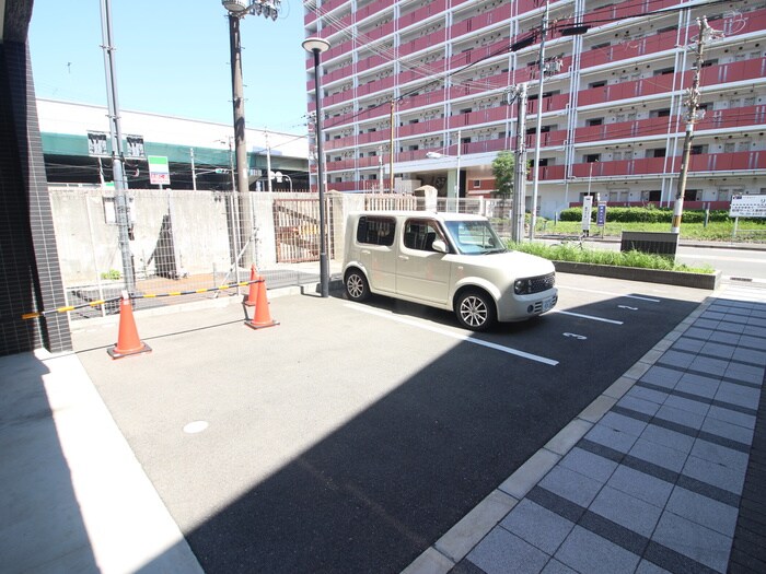 物件外観写真2　(駐車場)
