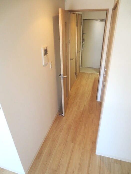 物件内観写真10　(廊下)