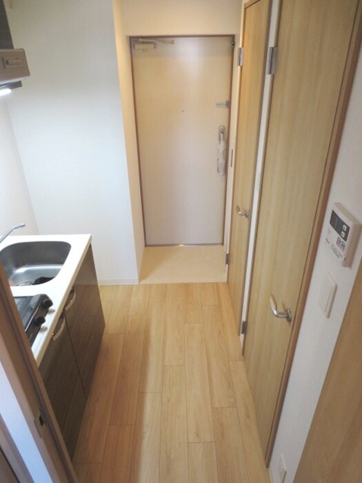 物件内観写真12　(廊下)