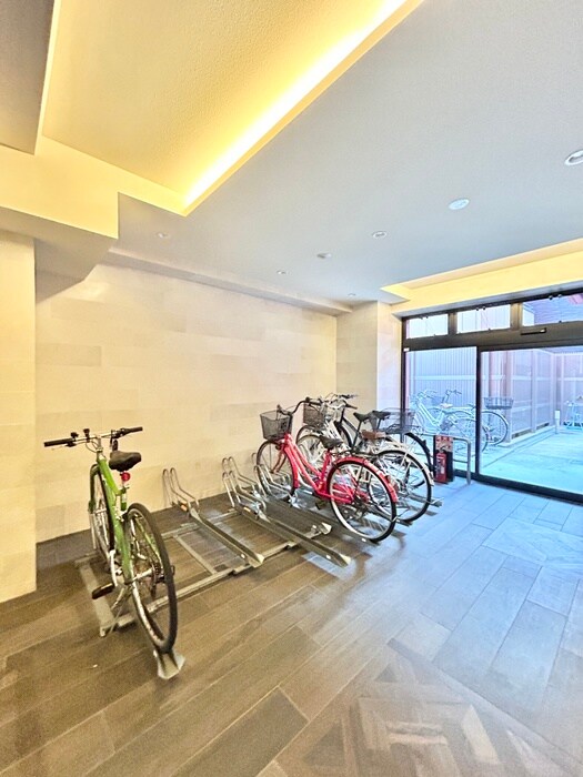 物件外観写真5　(駐輪場)