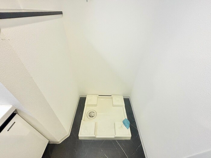 物件内観写真16　(洗濯機置場)