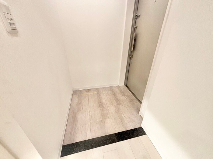 物件内観写真18　(玄関)
