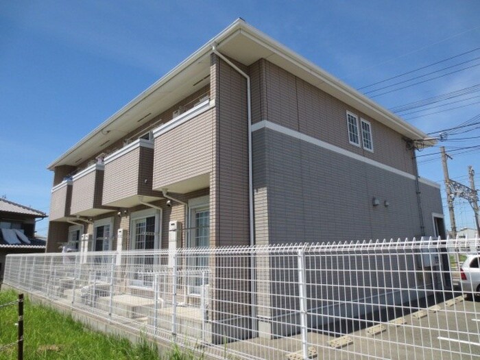 物件外観写真4　(駐車場)