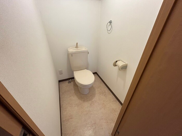 物件内観写真11　(トイレ)