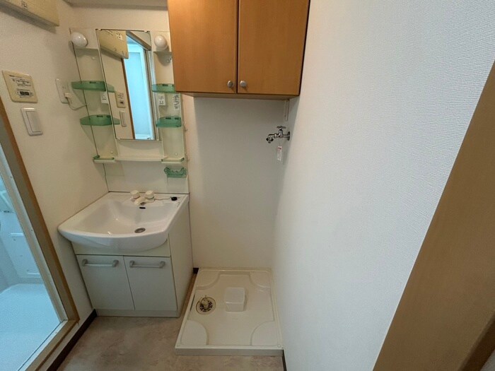 物件内観写真18　(洗濯機置場)