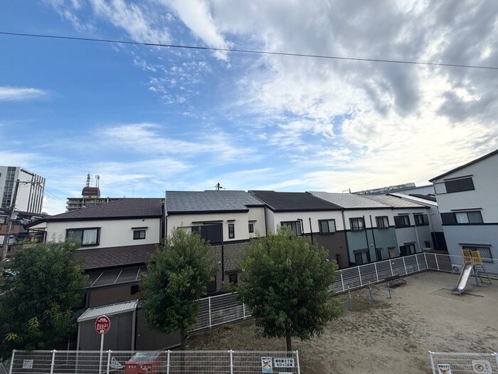 物件内観写真18　(室内からの展望)