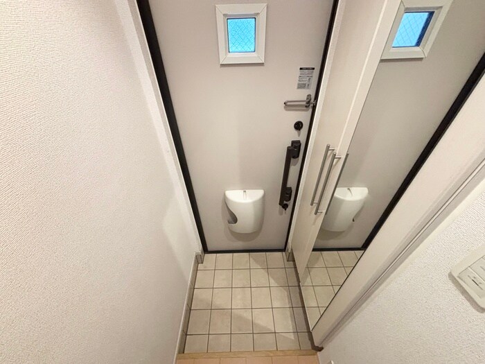 物件内観写真21　(玄関)