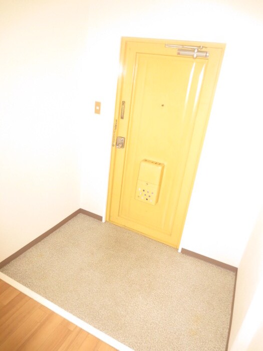 物件内観写真13　(玄関)