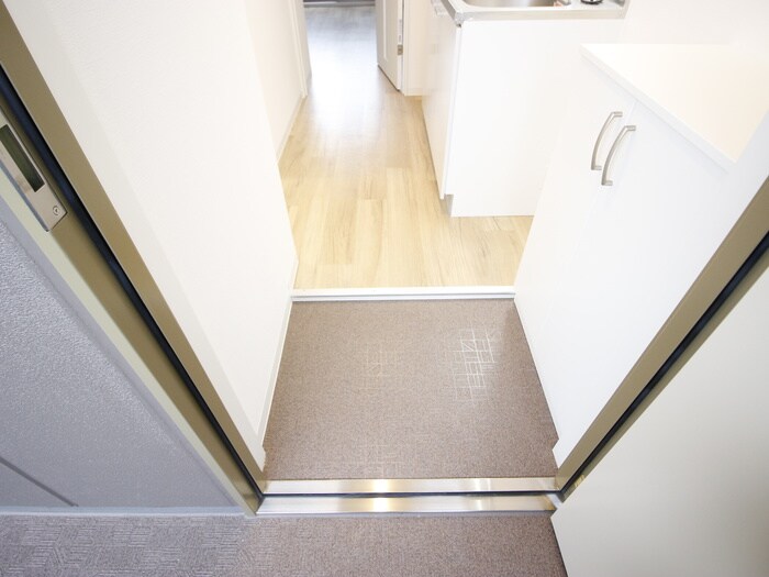 物件内観写真17　(玄関)