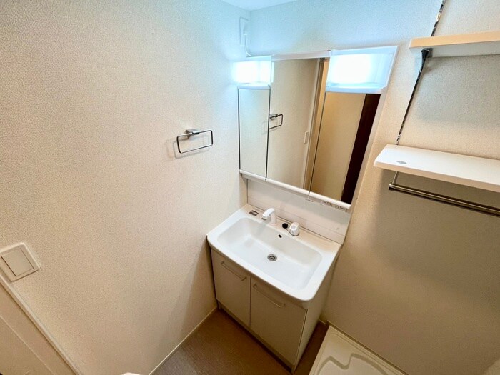 物件内観写真8　(洗面)