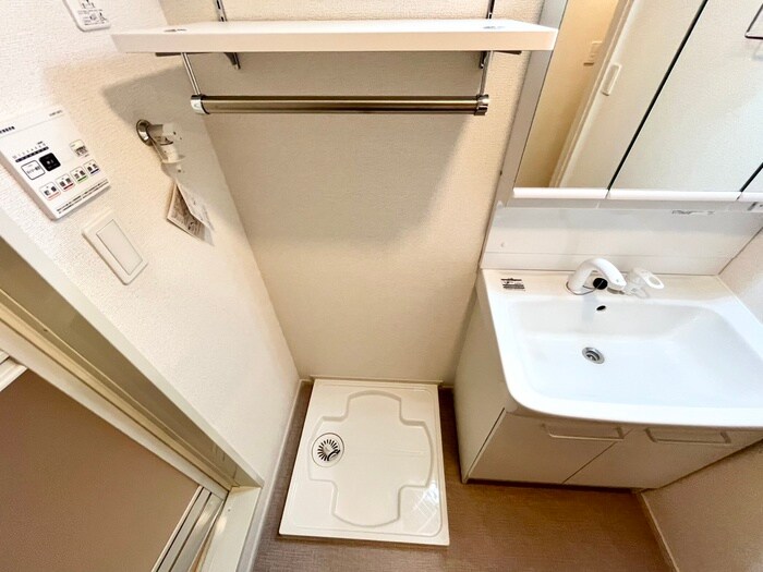 物件内観写真17　(洗濯機置場)