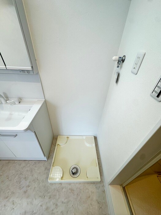 物件内観写真13　(洗濯機置場)