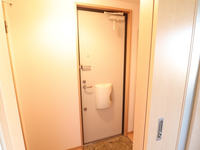 物件内観写真12　(玄関)