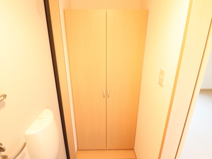 物件内観写真13　(靴箱)
