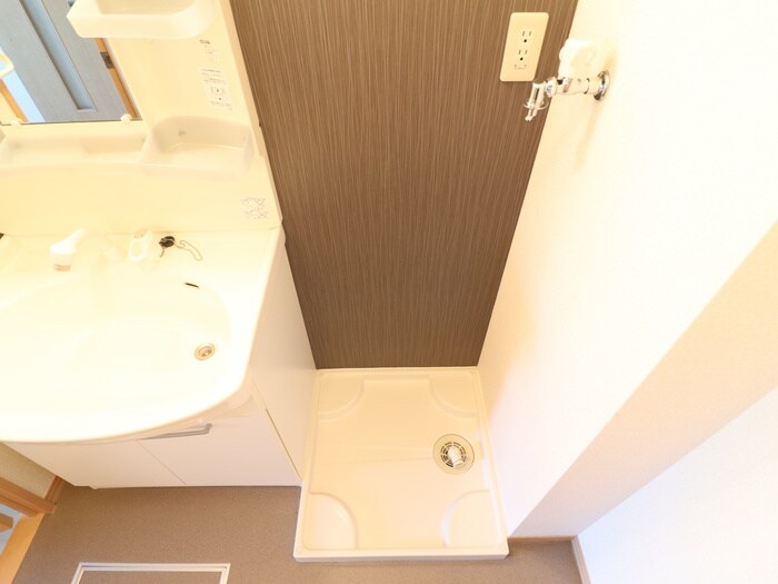 物件内観写真16　(洗濯機置場)