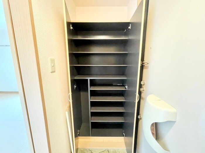 物件内観写真16　(靴箱)