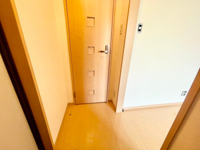 物件内観写真17　(廊下)