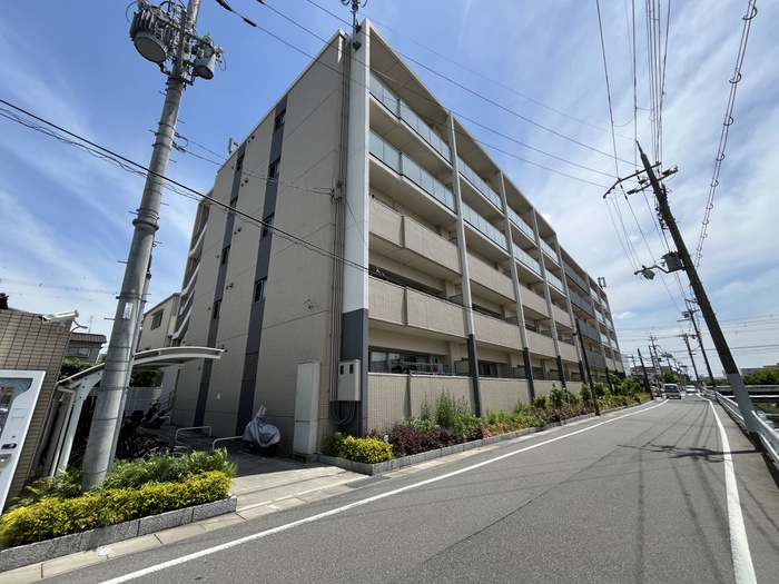 フロイデ川添