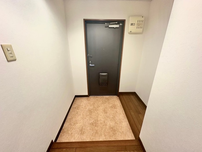 物件内観写真21　(玄関)
