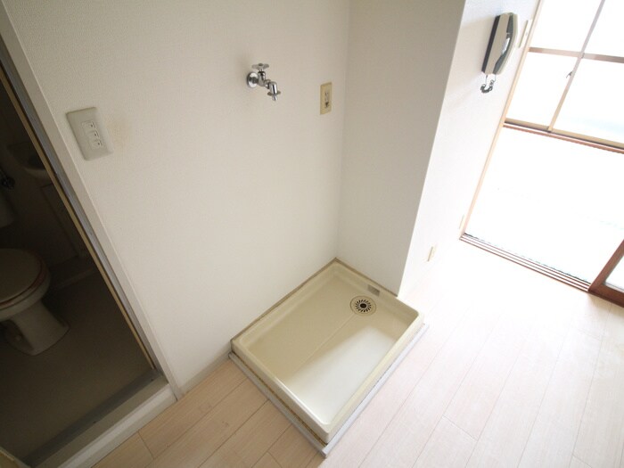 物件内観写真18　(洗濯機置場)