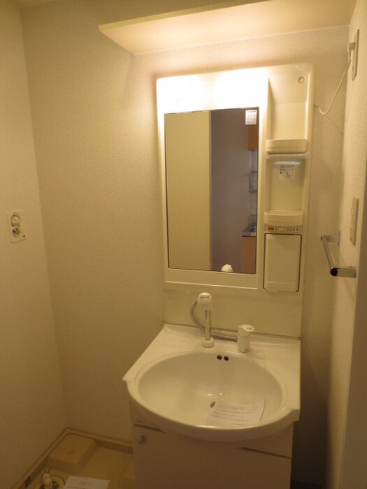 物件内観写真12　(洗面)