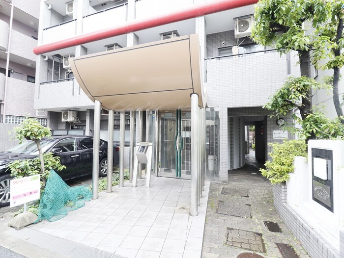 物件外観写真2　(エントランス部分)
