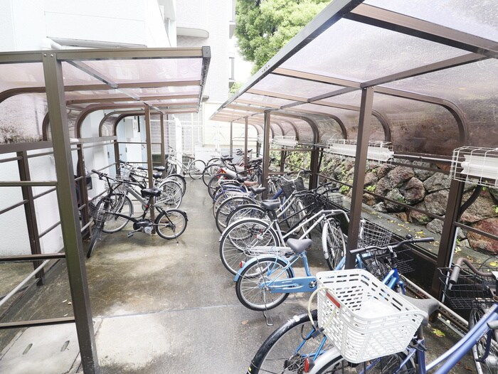 物件外観写真3　(駐輪場)