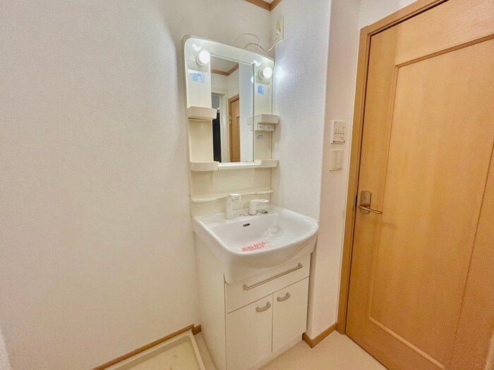 物件内観写真9　(洗面)