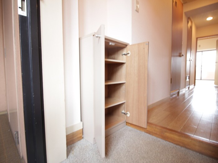 物件内観写真13　(靴箱)