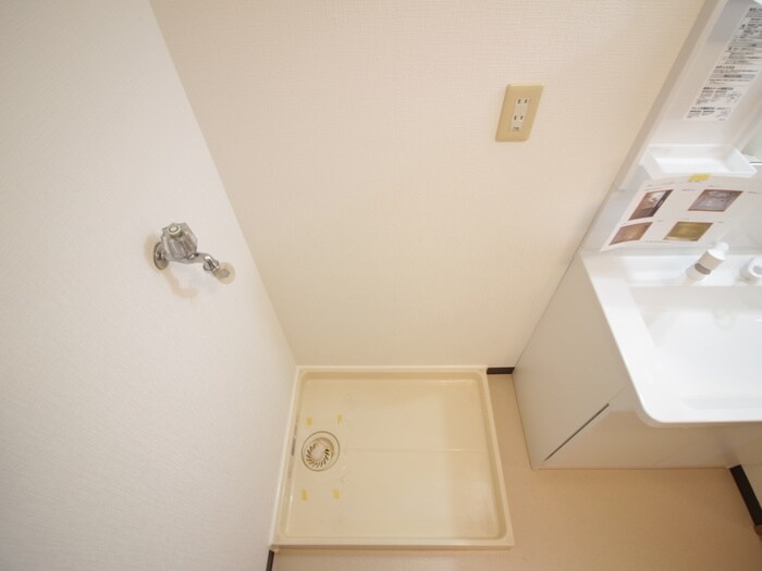 物件内観写真18　(洗濯機置場)