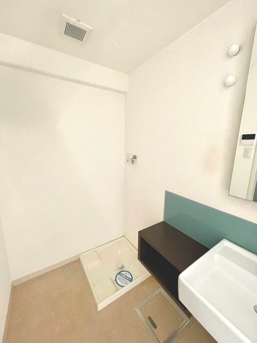 物件内観写真12　(洗濯機置場)