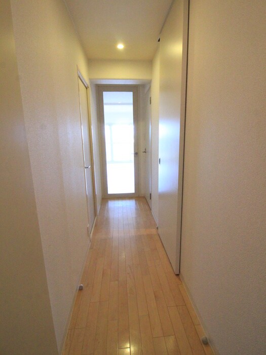 物件内観写真18　(廊下)