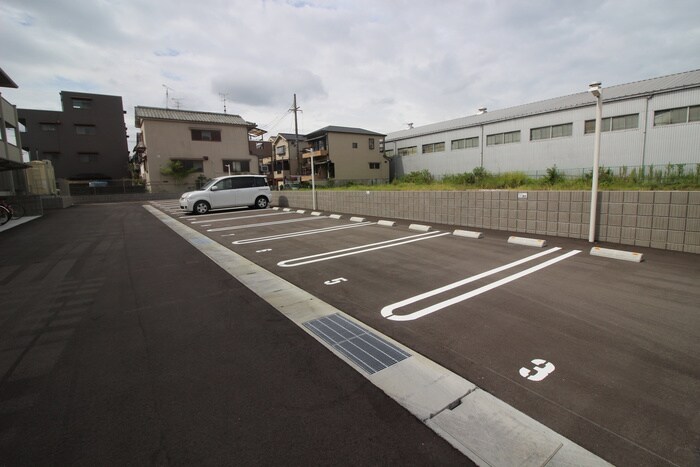 物件外観写真5　(駐車場)
