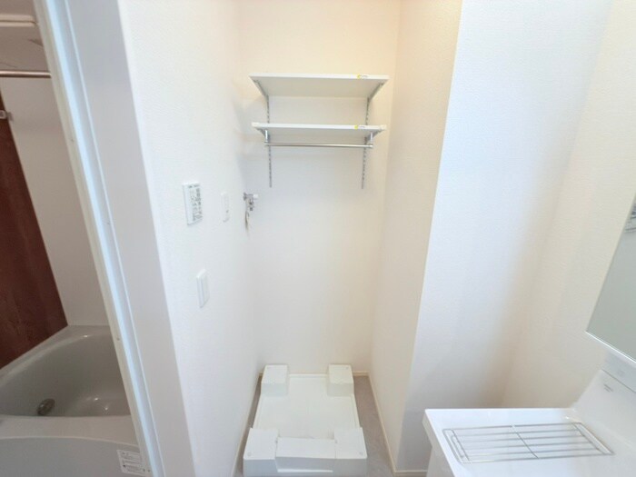 物件内観写真18　(洗濯機置場)
